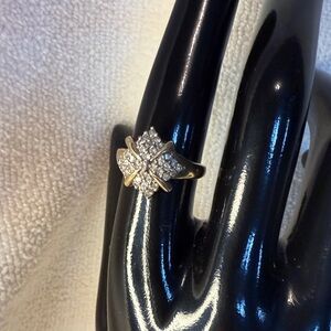Stunning 10K Yellow Gold and Diamond Starburst Ring Size 7